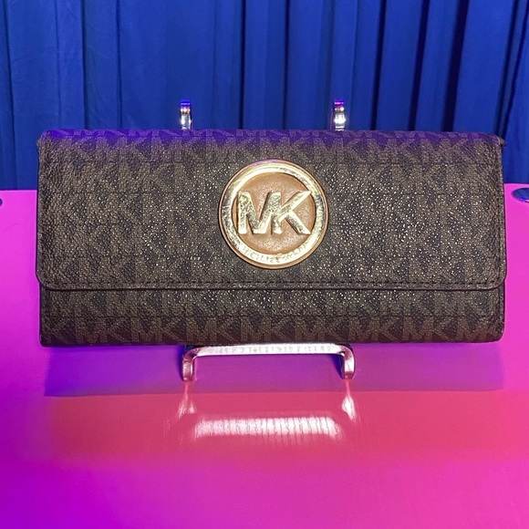 Michael Kors Handbags - MICHAEL KORS Fulton Continental  Wallet